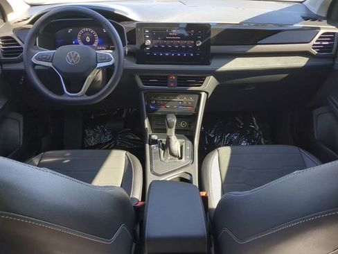 New 2026 Volkswagen Taos SE image 12