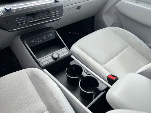 Used 2024 Hyundai Kona SEL FWD image 19