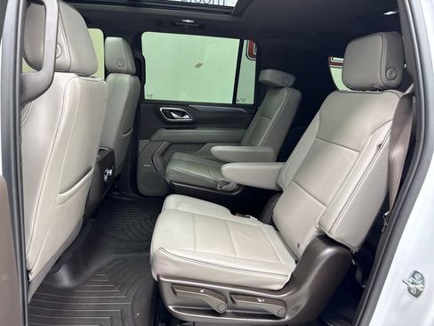 Used 2022 GMC Yukon XL SLT image 19