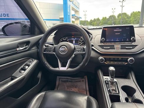 Used 2021 Nissan Altima 2.5 SR FWD image 12
