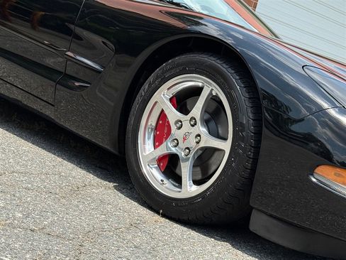 Used 2002 Chevrolet Corvette Convertible w/ Preferred Equipment Group1 image 29