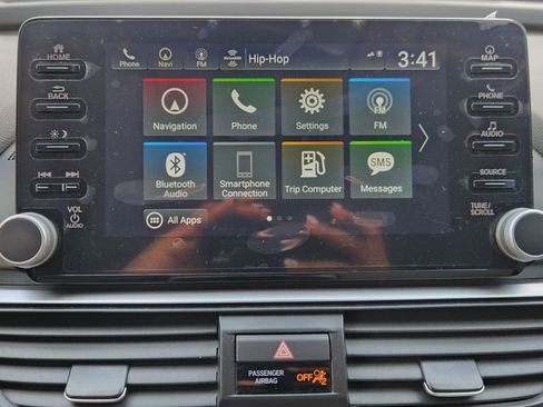 Used 2018 Honda Accord Touring image 15