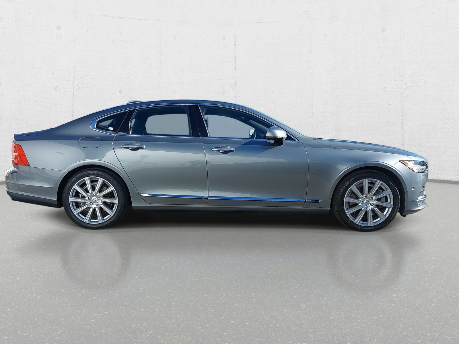 Used 2017 Volvo S90 T6 Inscription w/ Vision Package AWD/4WD image 4