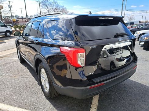 Used 2022 Ford Explorer XLT image 4