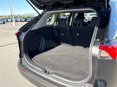 Used 2025 Toyota RAV4 LE AWD/4WD image 15