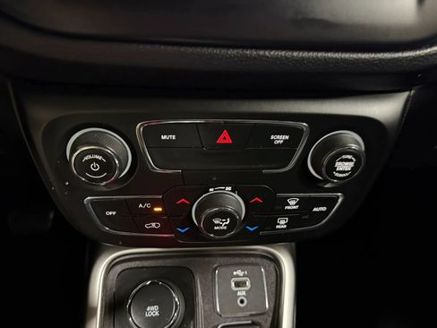 Used 2021 Jeep Compass Latitude AWD/4WD image 45
