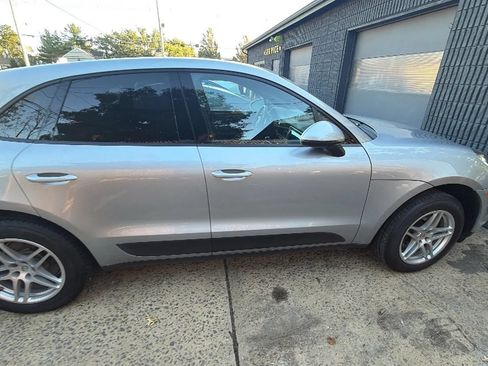 Used 2020 Porsche Macan AWD/4WD image 13