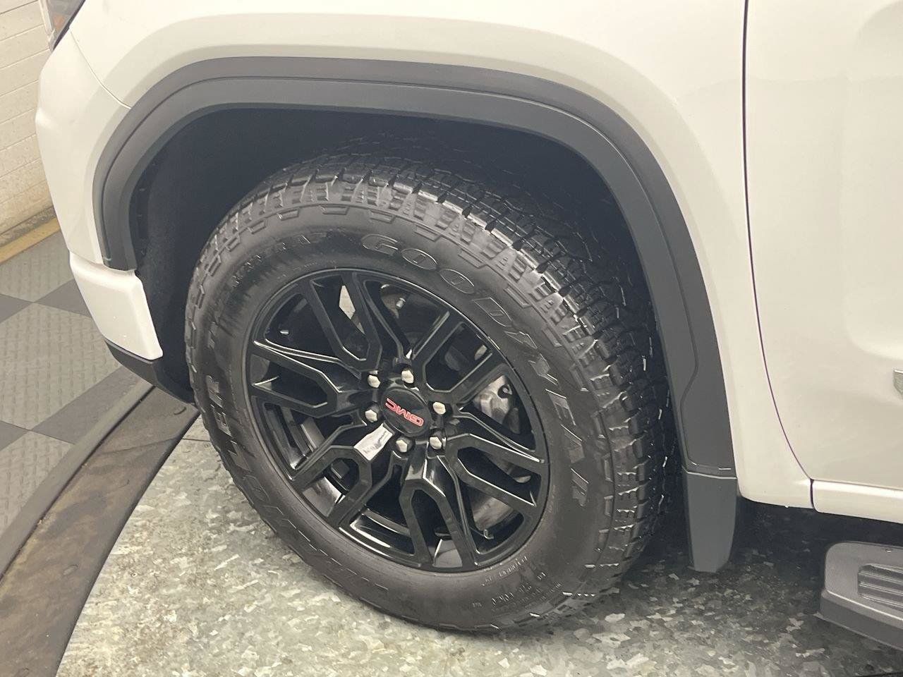 Certified 2024 GMC Sierra 1500 Elevation w/ LPO, Elevation Black Package AWD/4WD image 36