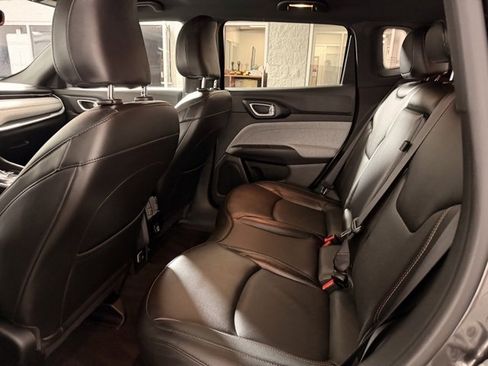 Certified 2023 Jeep Compass Latitude image 18