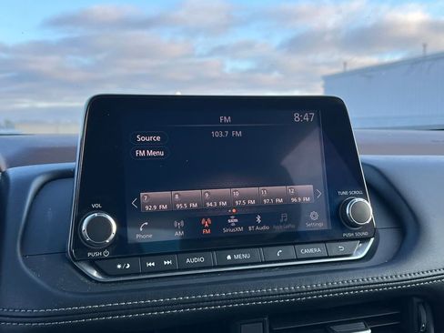 Used 2023 Nissan Rogue SV image 22