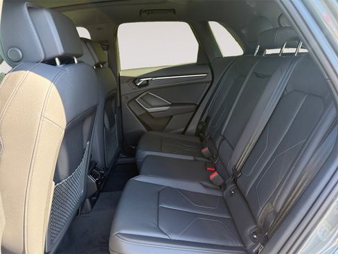 New 2025 Audi Q3 2.0T Premium image 13