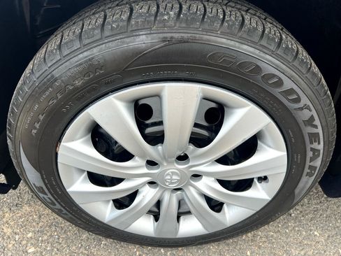 Used 2013 Toyota Corolla LE Special Edition image 10