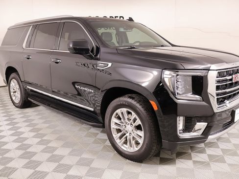 Used 2021 GMC Yukon XL SLT image 1