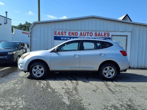Used 2014 Nissan Rogue S w/ Convenience Package AWD/4WD image 2