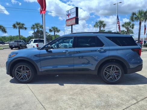 Used 2026 Ford Explorer ST RWD image 9