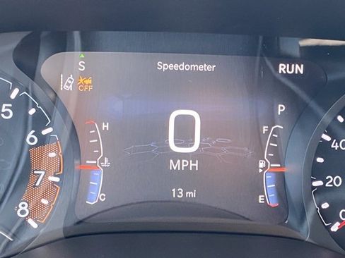 New 2025 Jeep Compass Latitude w/ Sun & Sound Group image 21