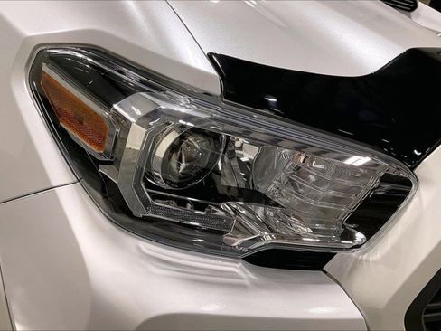 Certified 2022 Toyota Tacoma TRD Sport image 28