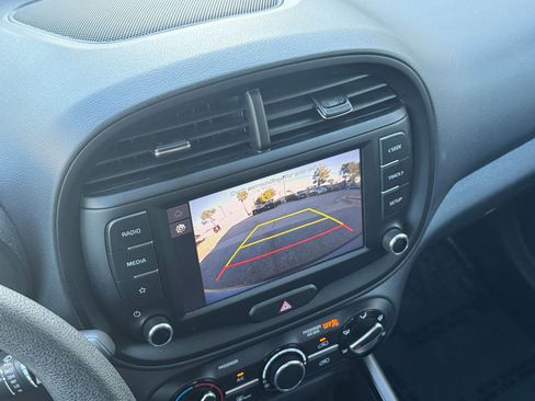 Used 2025 Kia Soul LX w/ LX Technology Package image 22
