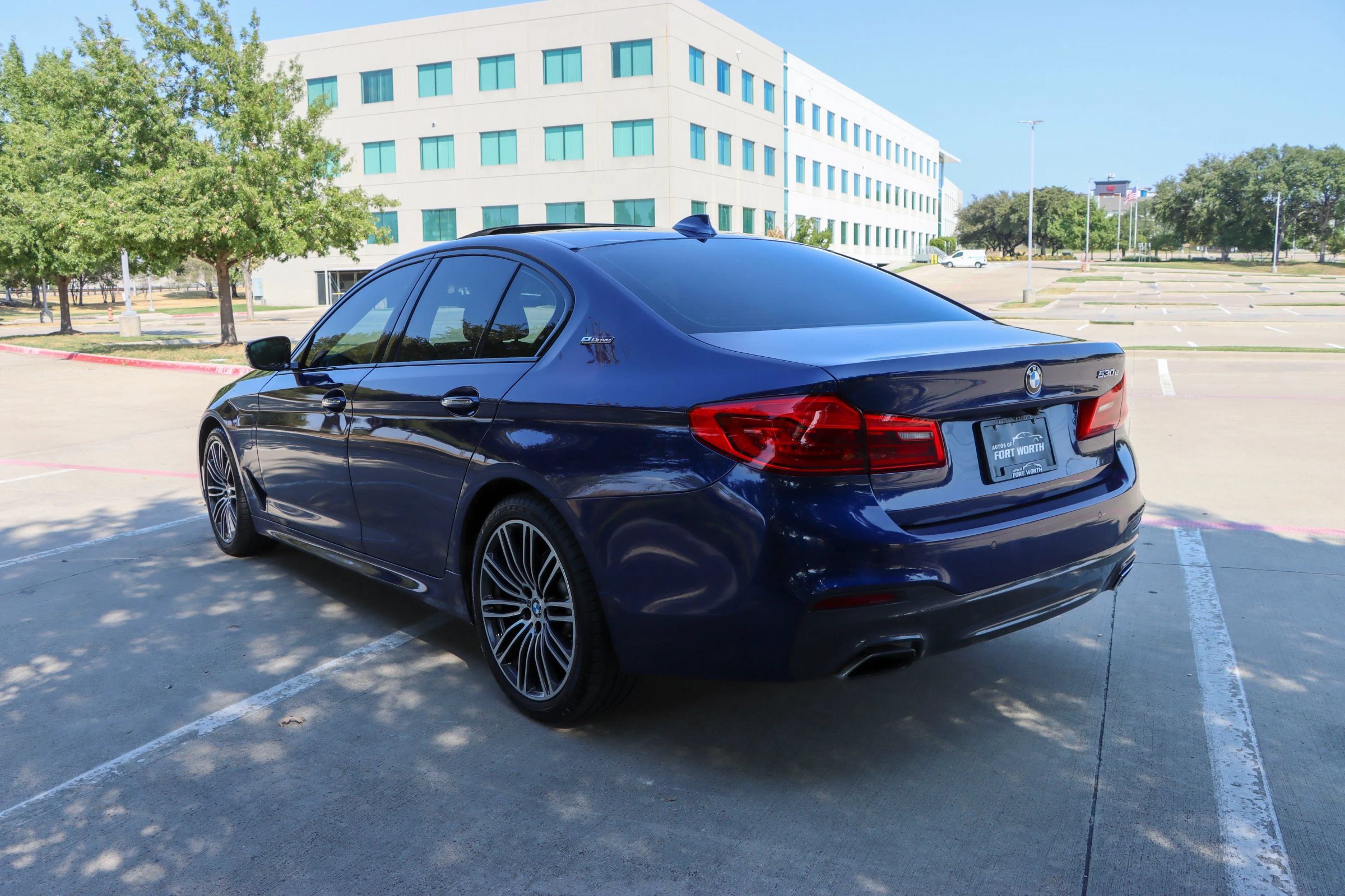Used 2018 BMW 530e w/ M Sport Package 2 RWD image 5