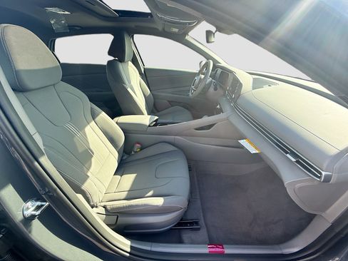 New 2026 Hyundai Elantra SEL Sport image 21