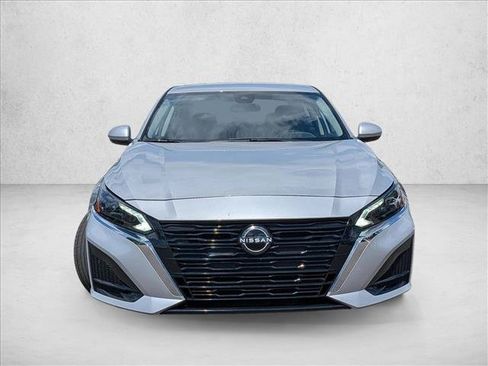 Used 2023 Nissan Altima 2.5 S FWD image 2