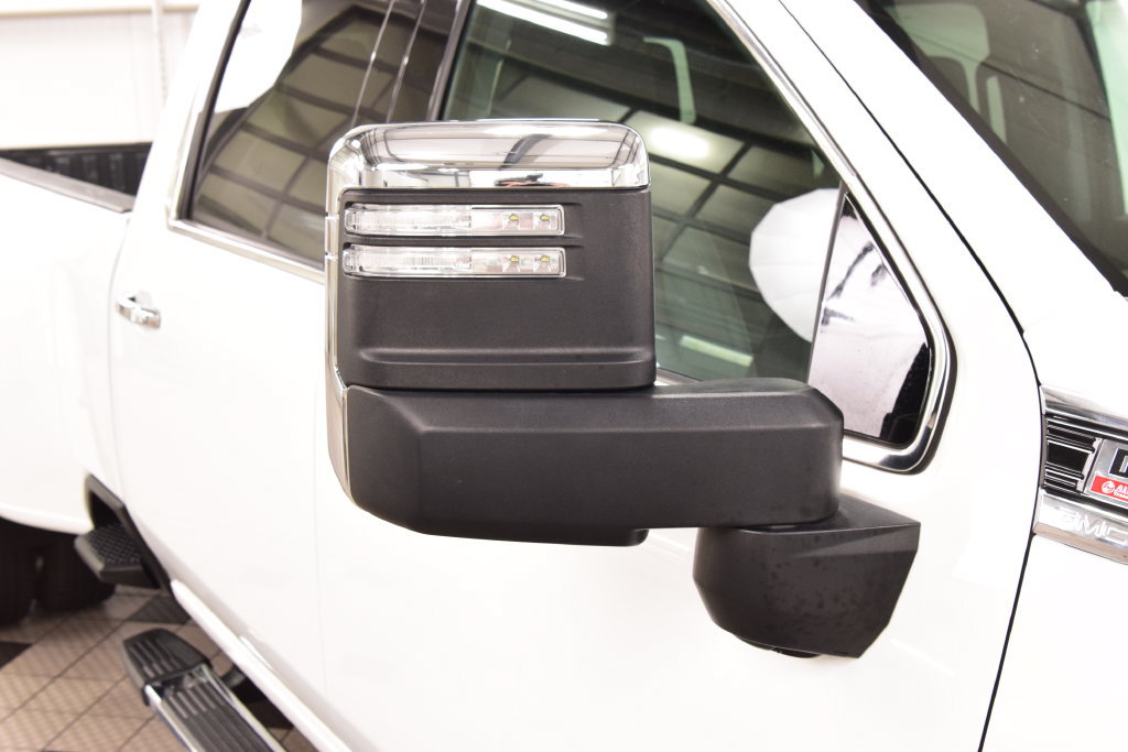 Used 2023 GMC Sierra 3500 Denali AWD/4WD image 14