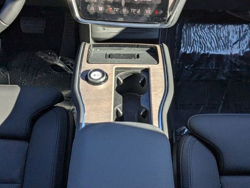 New 2025 Volvo EX90 Ultra image 26