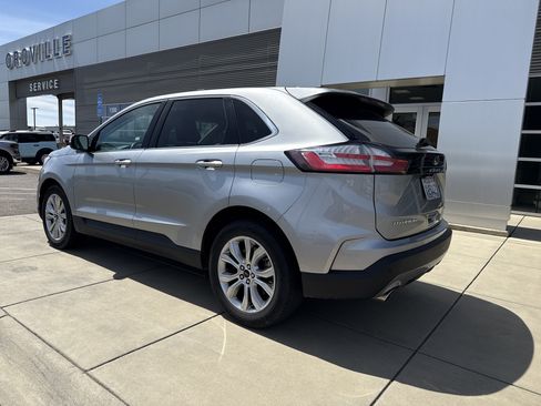 Used 2024 Ford Edge Titanium AWD/4WD image 3