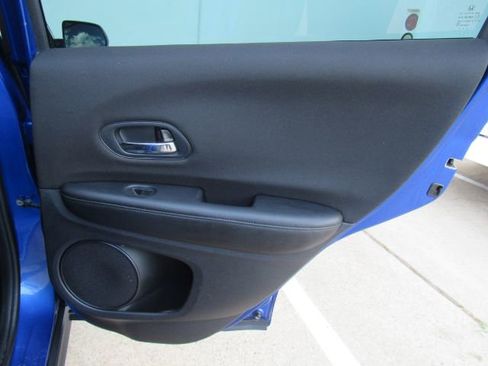 Used 2018 Honda HR-V LX image 19