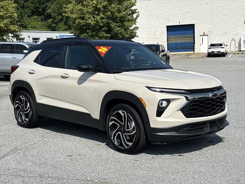 Used 2026 Chevrolet TrailBlazer RS w/ Convenience Package FWD image 4