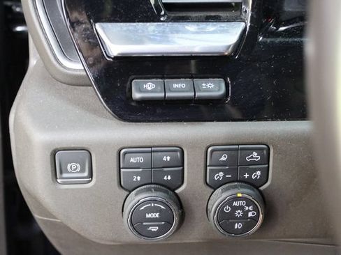 Used 2023 Chevrolet Silverado 1500 LTZ w/ LTZ Premium Package AWD/4WD image 16
