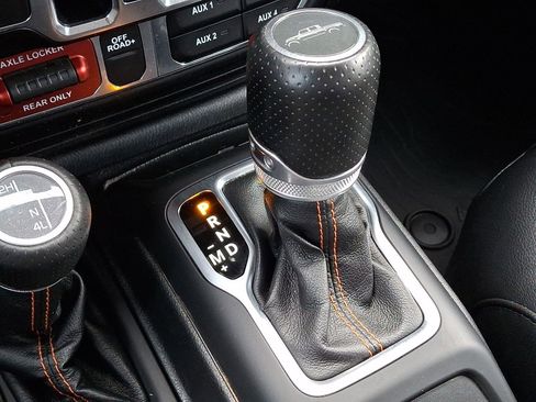 Certified 2020 Jeep Gladiator Mojave image 16