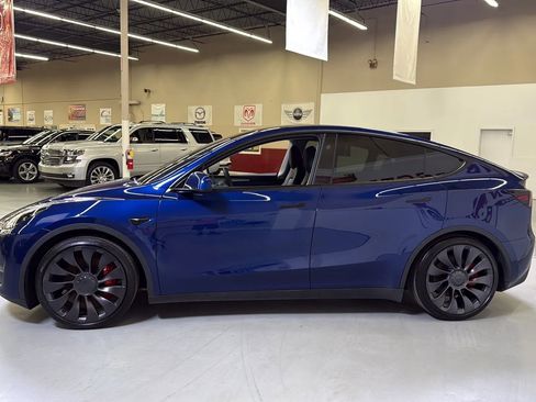 Used 2024 Tesla Model Y Performance AWD/4WD image 6
