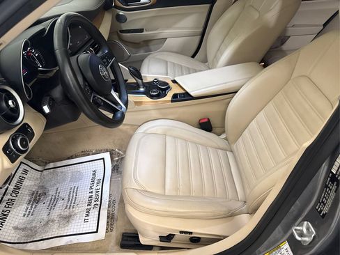 Used 2019 Alfa Romeo Giulia Ti w/ Quick Order Package 22Z Lusso RWD image 28