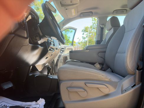 Used 2019 Chevrolet Silverado 2500 W/T AWD/4WD image 22