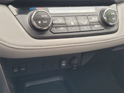 Used 2017 Toyota RAV4 XLE w/ Premium Special Value Package image 22