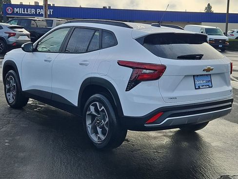 New 2026 Chevrolet Trax LT image 4