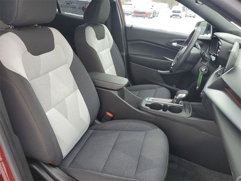 Certified 2024 Chevrolet Trax RS w/ Driver Confidence Package image 24