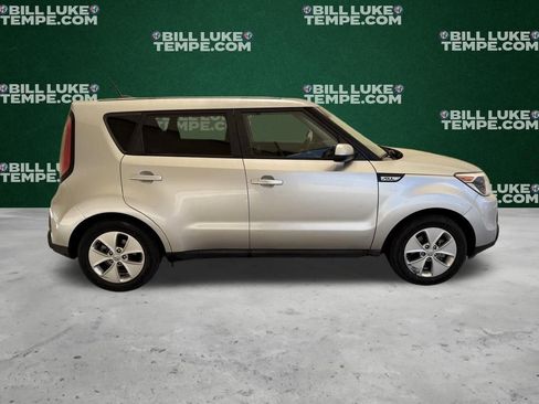 Used 2016 Kia Soul FWD image 4