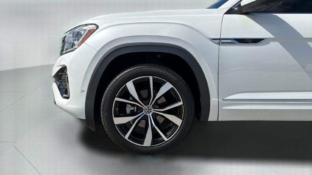 Used 2024 Volkswagen Atlas SEL Premium R-Line AWD/4WD image 41