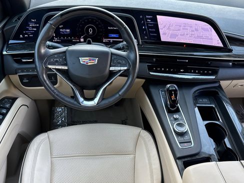 Used 2023 Cadillac Escalade ESV Premium Luxury image 15