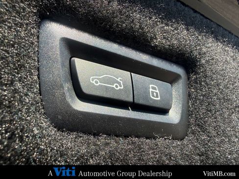 Used 2025 BMW 740i xDrive AWD/4WD image 25