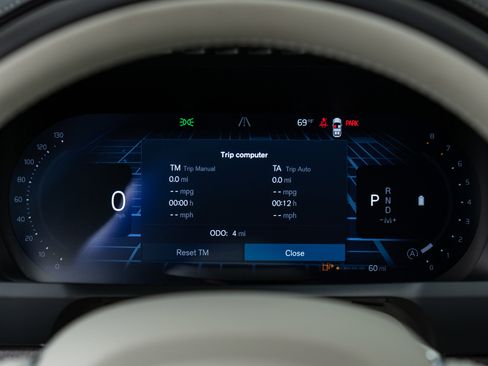 New 2026 Volvo XC90 B6 Ultra w/ Protection Package image 18