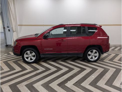 Used 2014 Jeep Compass Sport w/ Power Value Group FWD image 3