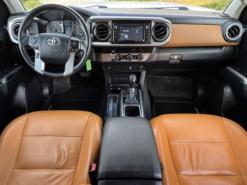 Used 2016 Toyota Tacoma SR5 image 12