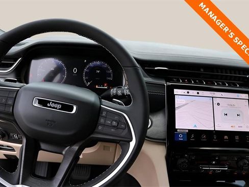 New 2025 Jeep Grand Cherokee Limited image 16