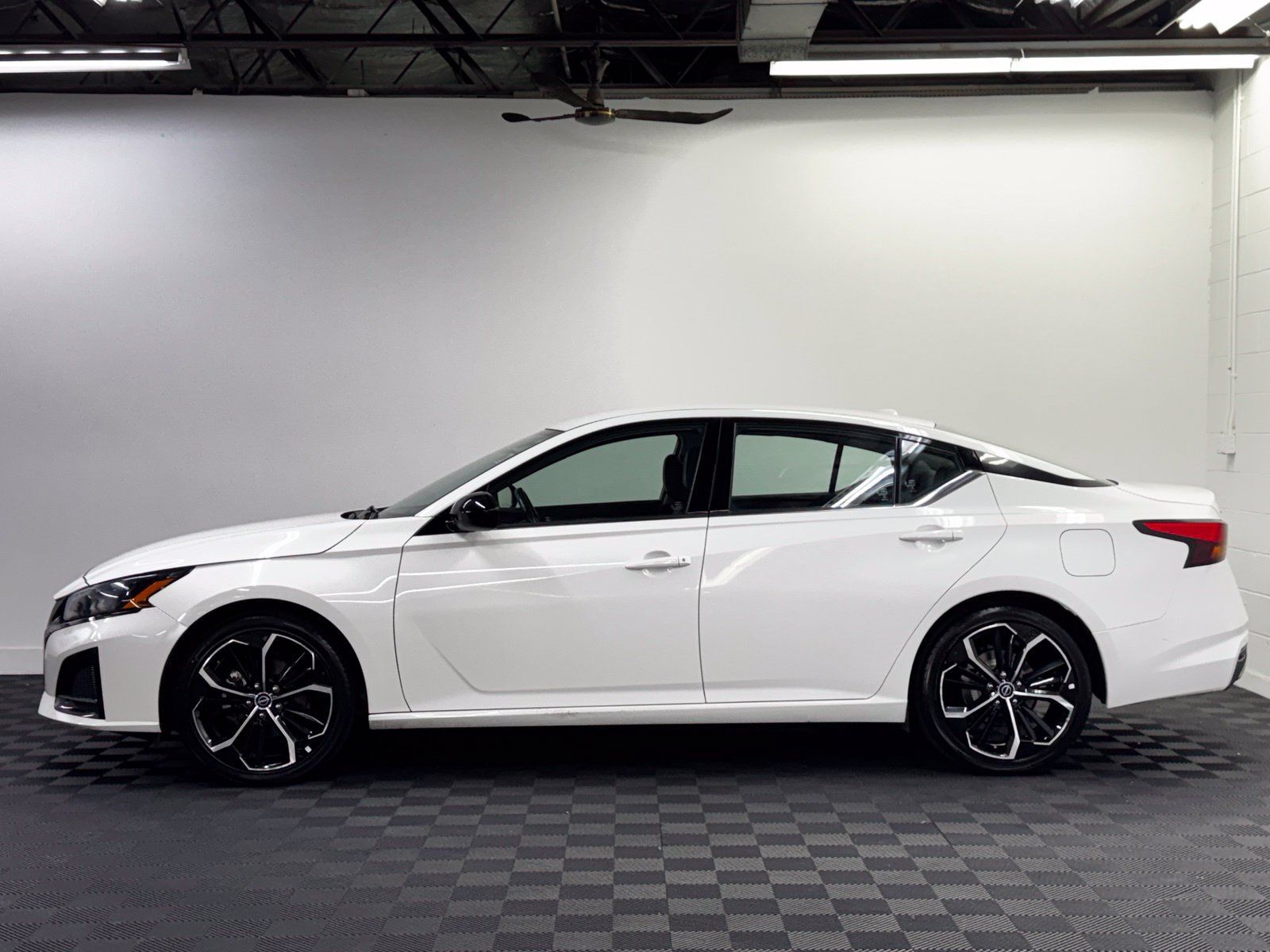 Certified 2023 Nissan Altima 2.5 SR FWD image 4