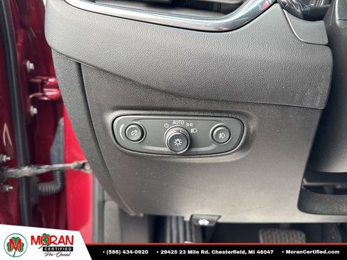 Used 2020 Chevrolet Equinox LT w/ Driver Convenience Package FWD image 17