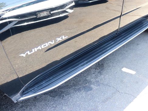 Used 2019 GMC Yukon XL SLT w/ Open Road Package AWD/4WD image 72