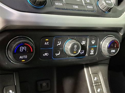 Used 2019 GMC Acadia SLT w/ Black Edition image 22